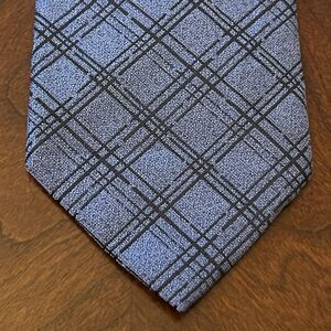 Van Heusen Blue 73% Polyester 27% Viscose Men’s Neck Tie Made In China